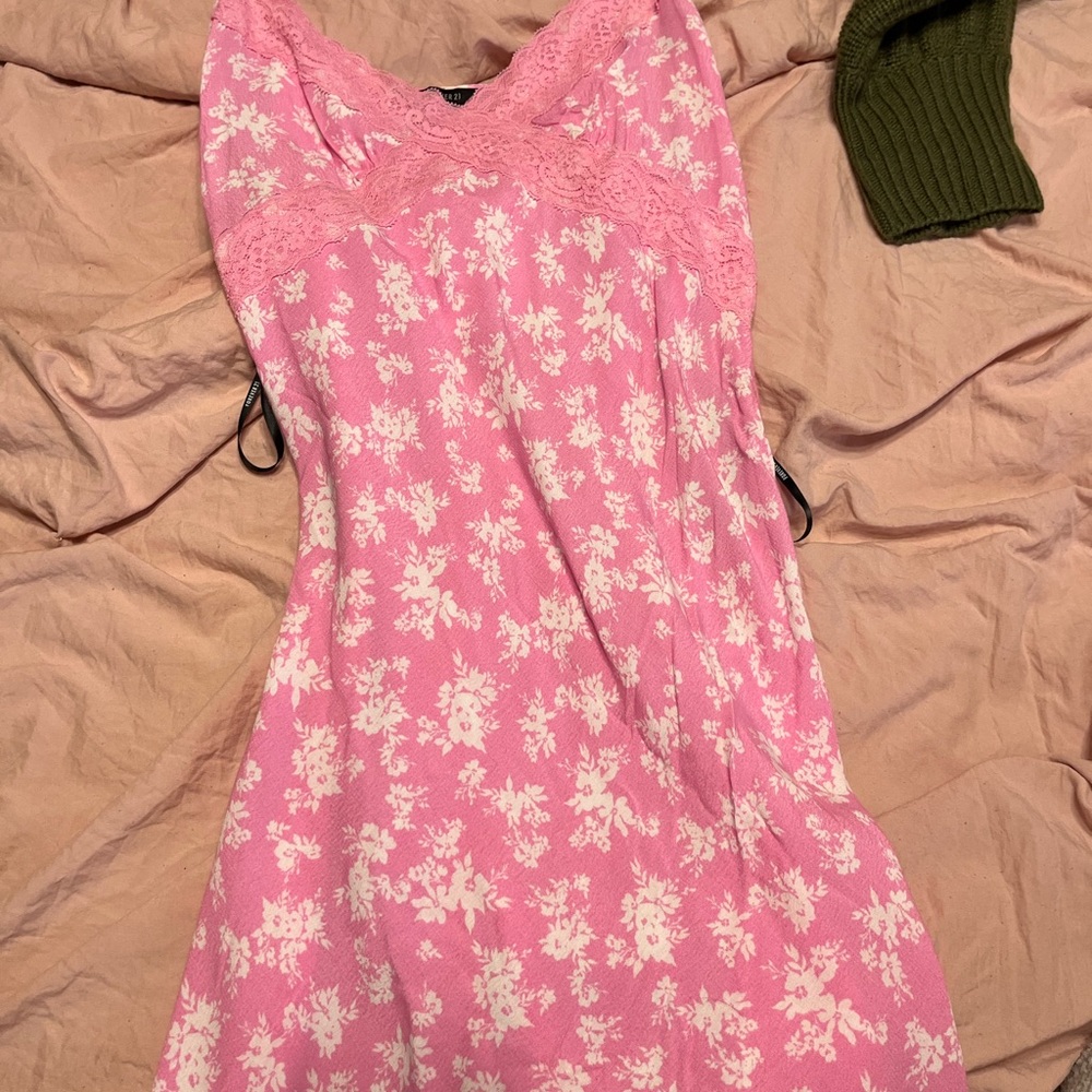 Pink Floral Lace Trim dress